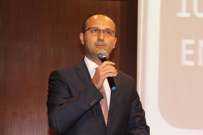 "Sevme engelli olmamalıyız"