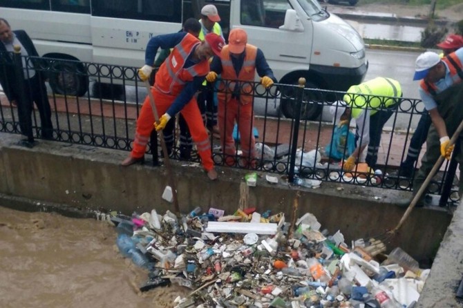 Van'da su taşkınlarına karşı önlem alındı