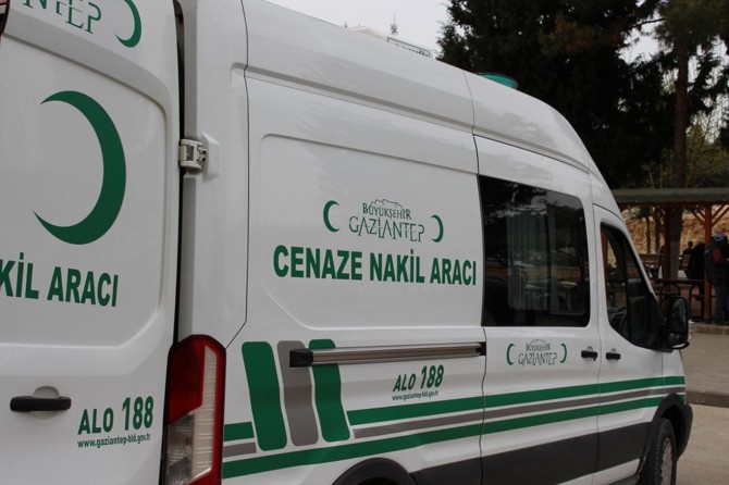 Tabancayla başına ateş eden genç hayatını kaybetti