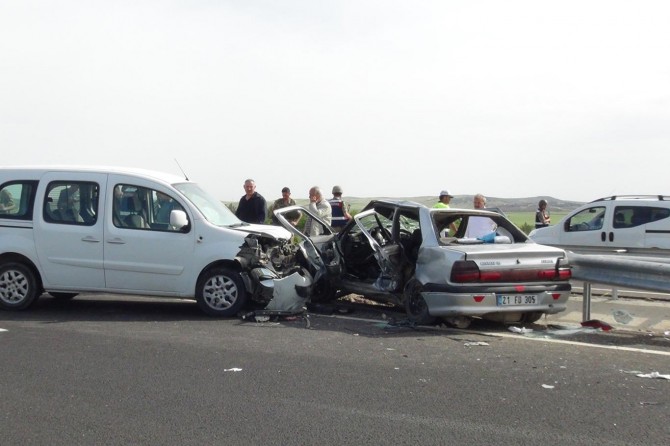 Çınar Akçomak (Berberé) yakınlarında trafik kazası: 4 yaralı