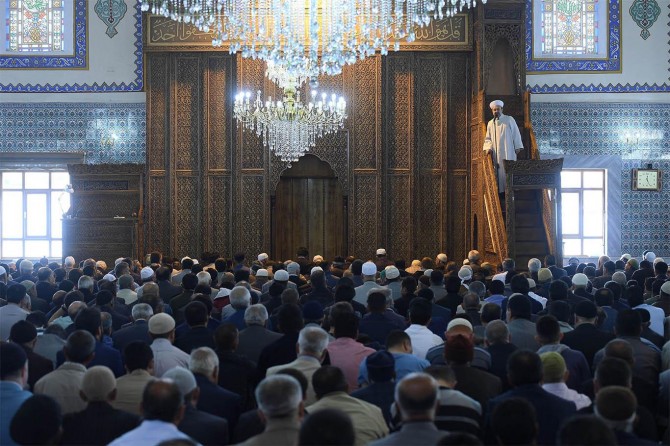 Diyanet İşleri Başkanı Görmez Van’da Cuma namazı kıldırdı