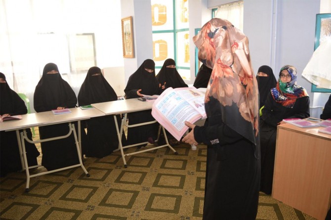 Mustazaflar Cemiyeti Batman'da okuma-yazma bilmeyen kadınlara eğitim verdi