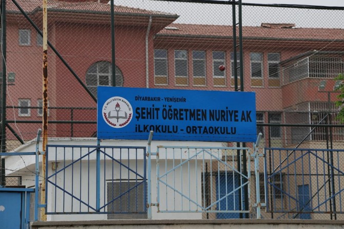 Diyarbakır'da bir okulun idarecileri hakkında skandal iddialar