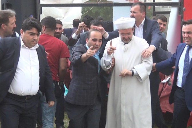 Diyanet İşleri Başkanı Görmez tehlike atlattı