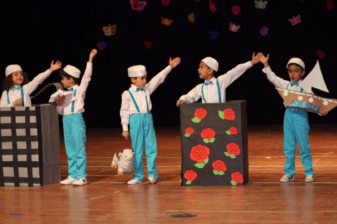 Dini eğitimlerinde başarı gösteren miniklere belge verildi