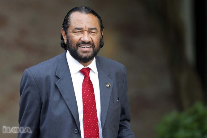 Wekîlê reşik ê ku ezilkirina Trump dixwast hat tehdîdkirin: Em ê te bi darve daleqînin