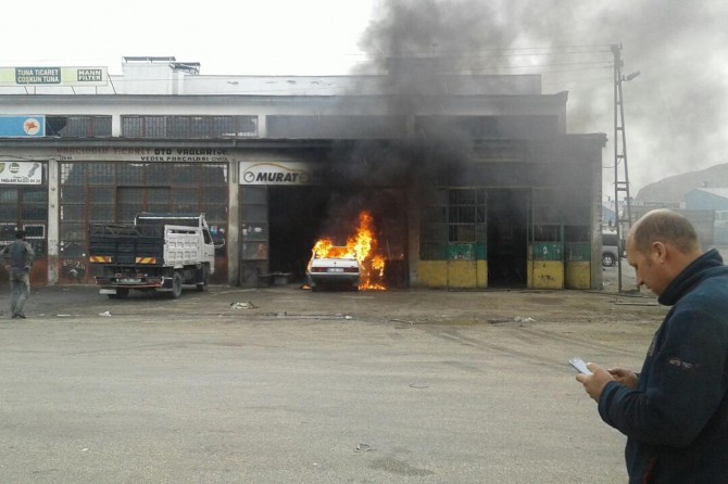 Tamire gelen araç alev aldı