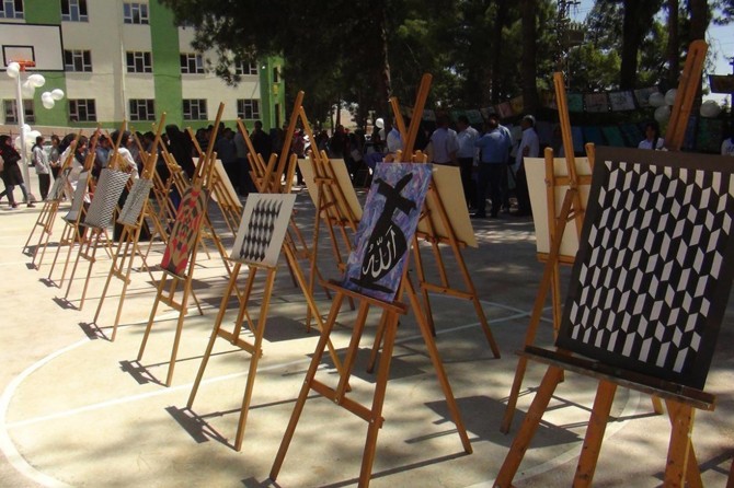 Nusaybin Kız İmam Hatip Lisesi'nden resim sergisi