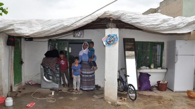 Halê malbata ku mala wan dike hilbiweşe kezaban dişewitîne