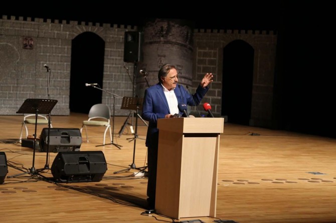 "Diyarbakır olmazsa Türkiye olmaz"