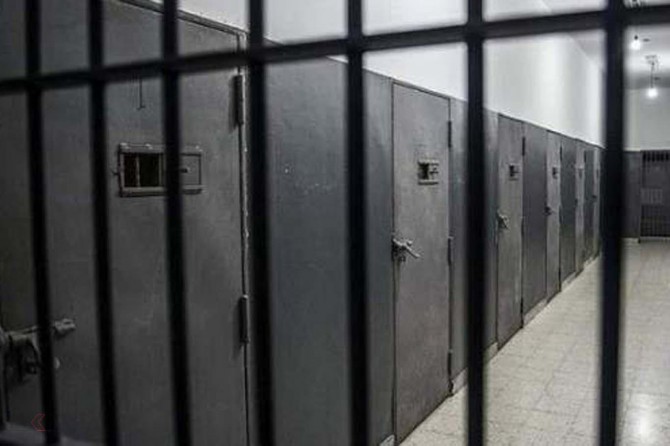 Palestinian prisoners end hunger strike