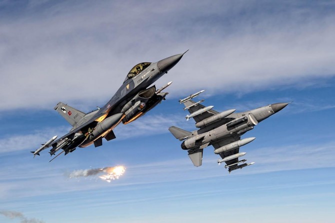 Van'da 10 PKK'li F-16 ile öldürüldü