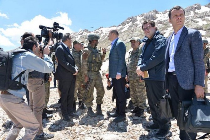 Wezîrê Karên Hundir çû Çiyayê Katoyê ya ku lê operasyan tê kirin