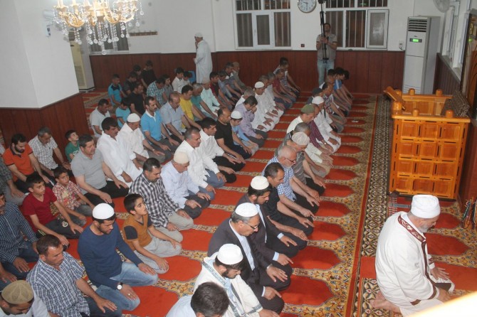 Mardin Kızıltepe'de hatimle teravih namazına her yaştan ilgi