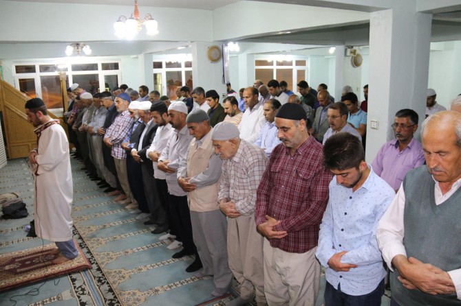 Namazın en hayırlısı, kıyamı en çok olandır