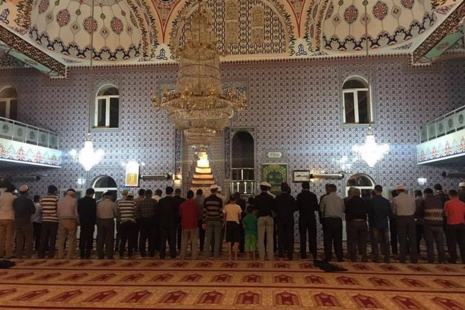 Gençlik sabah namazında buluşuyor