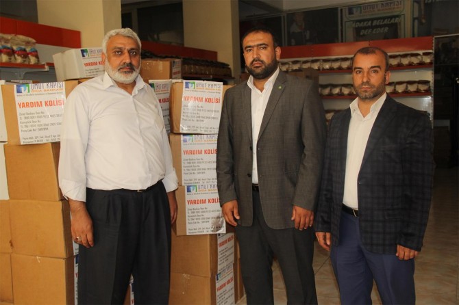 HÜDA PAR Umut Kapısı Gıda Bankasına bağışta bulundu