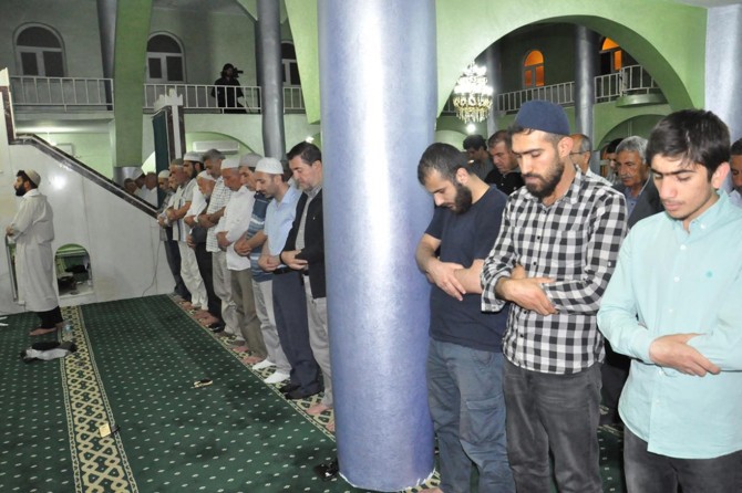 Batman’da yılların hatimli teravih geleneği devam ediyor
