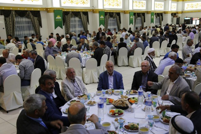 Yapıcıoğlu iftar programında Diyarbakır'da halkla bir araya geldi