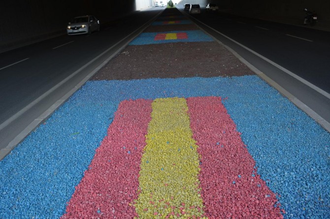 Batman’da haç işaretini andıran süslemeler kaldırıldı