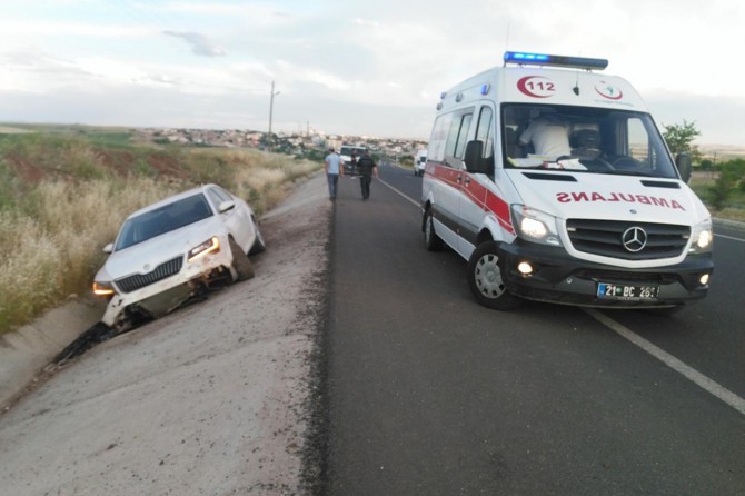 Çınar'da kontrolden çıkan otomobil kaza yaptı: Bir yaralı
