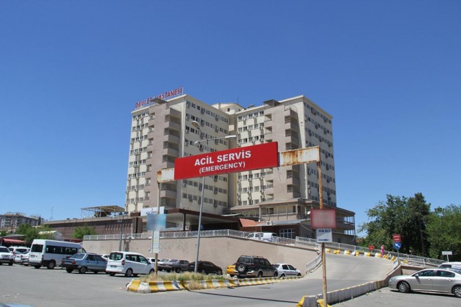 Diyarbakır'da hastanenin 8'inci katından atlayan personel ağır yaralandı