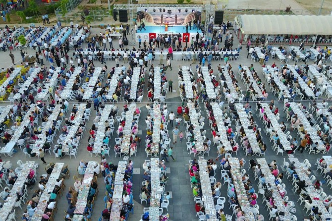 Mardin’de "Kardeşlik İftarı" havadan görüntülendi