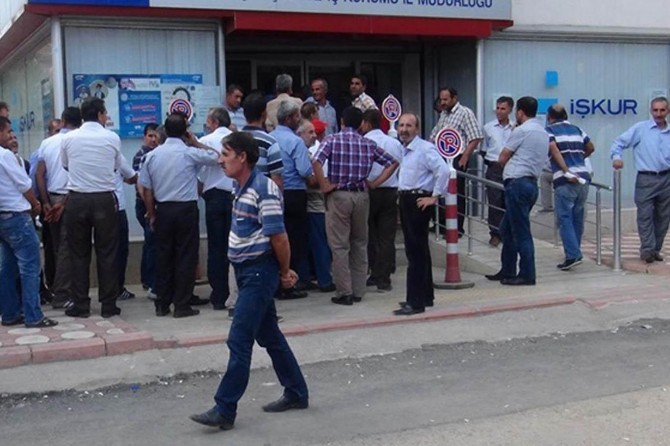 Her 100 kişiden 7'si iş arıyor