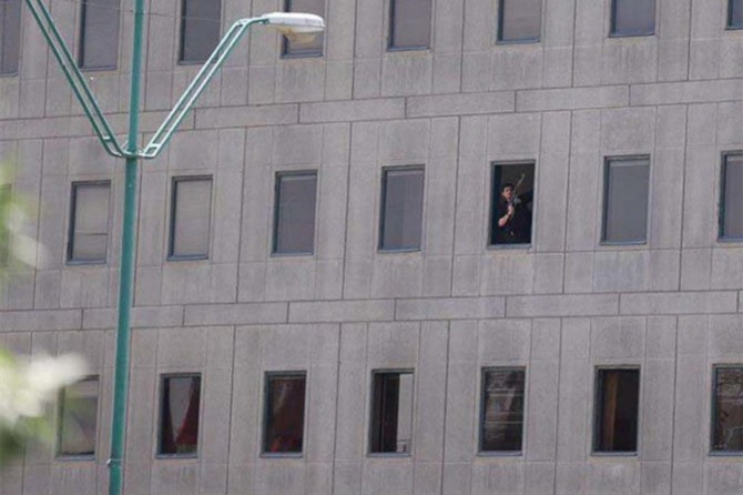 İran Meclisinde çatışma: 7 ölü, 4 kişi rehin alındı