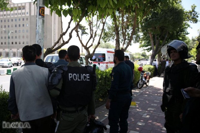 Êrîşkarê xwekuj di meclîsa Îranê de xwe teqand