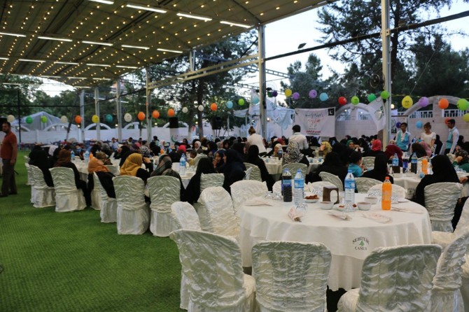 Şanlıurfa'da Suriyeli yetim aileler iftarda buluştu