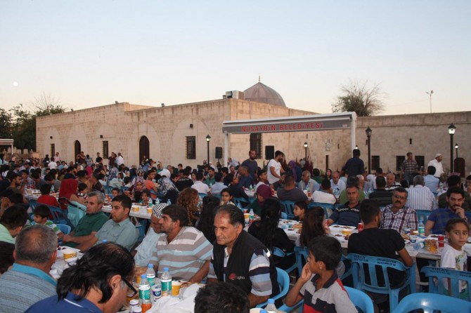 Nusaybin Belediyesinden iftar programı