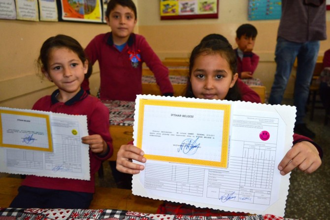 Bitlis'te 91 bin öğrenci karne sevinci yaşadı