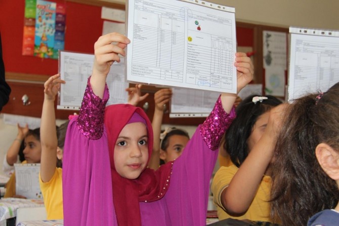 Türkiye genelinde 18 milyon öğrenci karne aldı