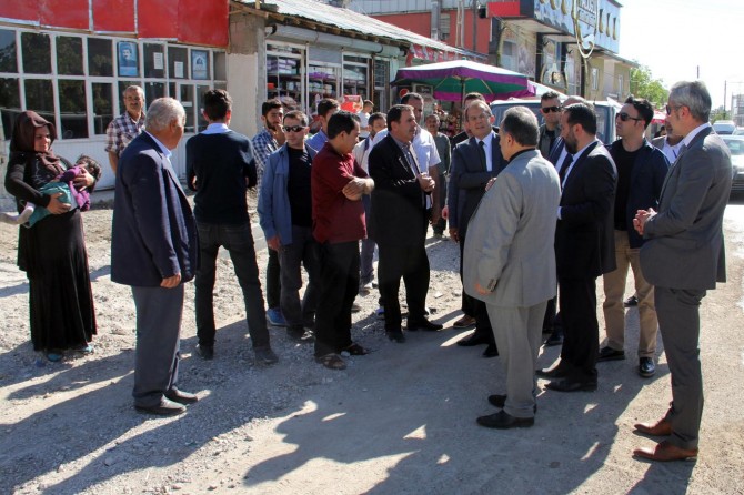 Van'da bölünmüş yol çalışmaları incelendi