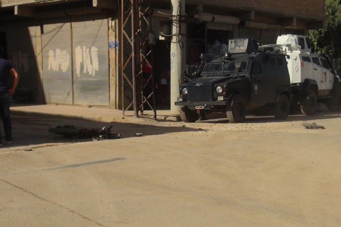 Zırhlı araç ile motosiklet çarpıştı: Bir ağır yaralı