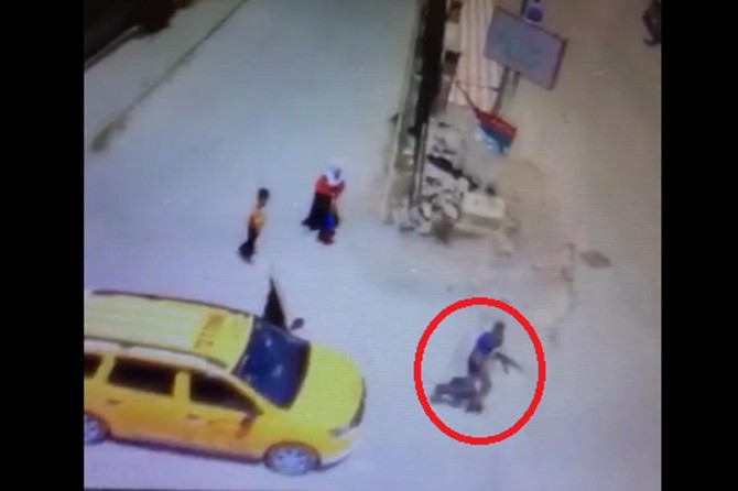 Öğretmenin hayatını kaybettiği saldırı güvenlik kamerasına yansıdı