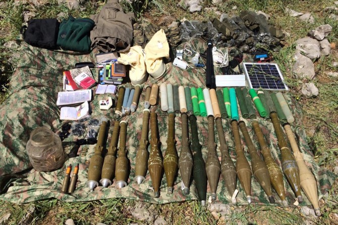 Diyarbakır’da PKK’ye ait tünel, mağara ve sığınak kullanılamaz hale getirildi