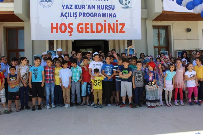 Yaz Kur’an kurslarının başlamasıyla çocuklar camilere akın etti