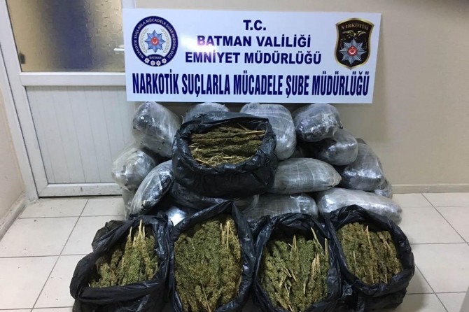 Batman'da kumar baskını ve uyuşturucu operasyonu