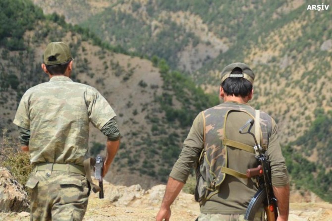 Hakkari'de çatışma: 5 korucu yaralandı