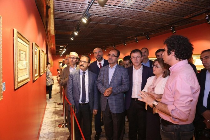 Gaziantep’te “Kırk Hadis” sergisi ile kitap fuarı açıldı