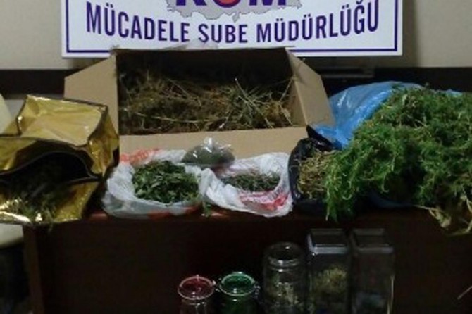 Öğrencilere uyuşturucu satan mühendis tutuklandı