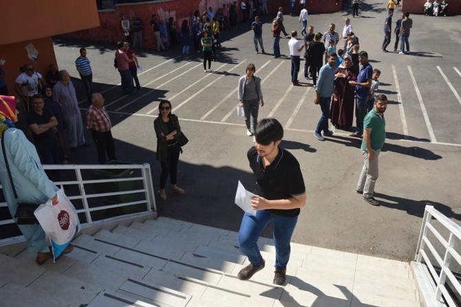 LYS’ye koşarak yetiştiler