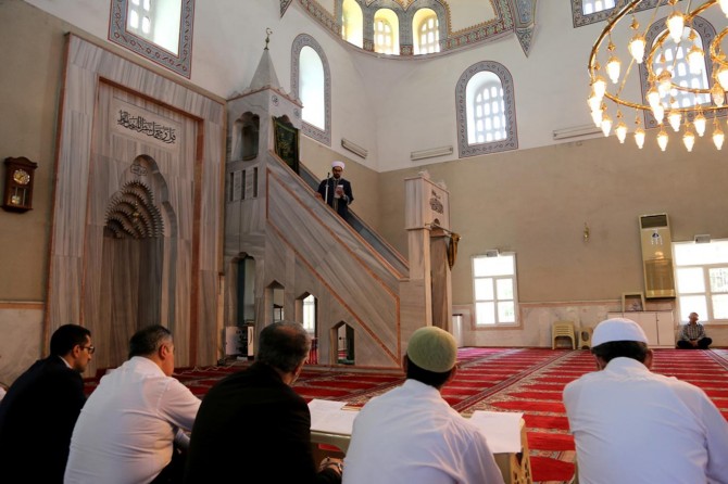 Diyarbakır'da imamlar hutbe okuma yarışmasında ter döktüler