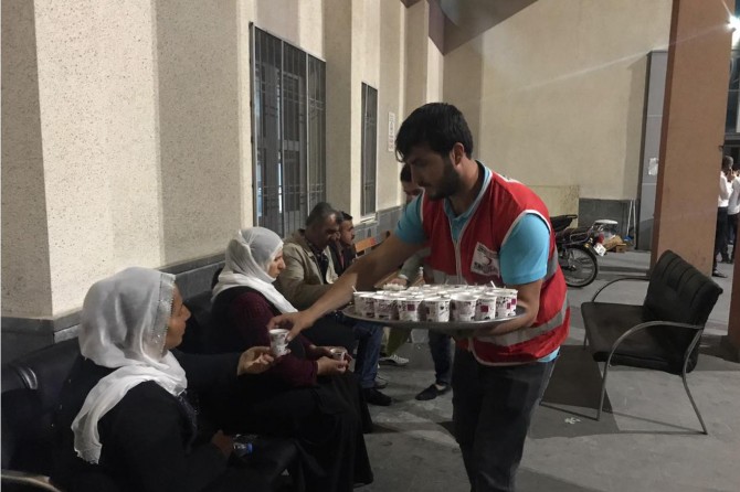 Batman’da hasta ve yakınlarına Kızılay’dan hizmet