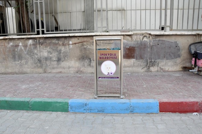 Van İpekyolu'nda çöp kutuları değiştiriliyor