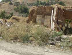 Bitlis'te Vakfedilen Mekanlar Yok Olmaya Terk Ediliyor