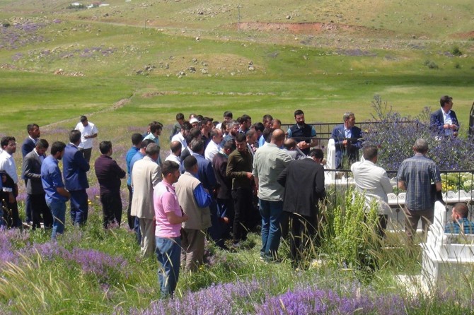 Bingöl Karlıova'da şehit kabirleri ziyaret edildi