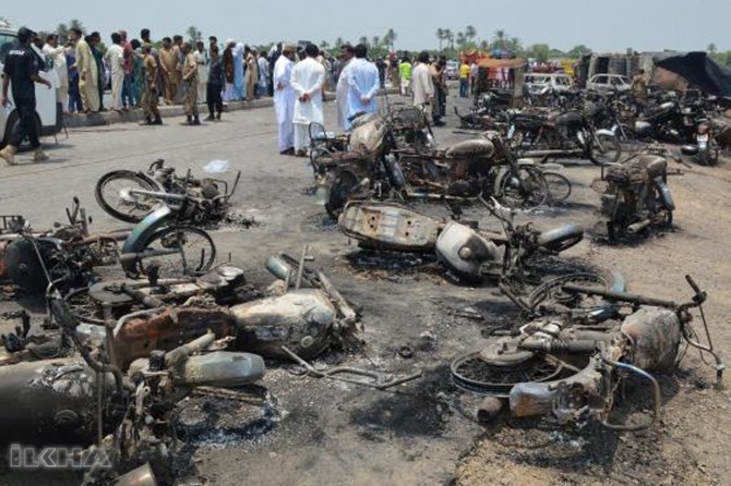 Fuel tanker explodes in Pakistan: 148 dead